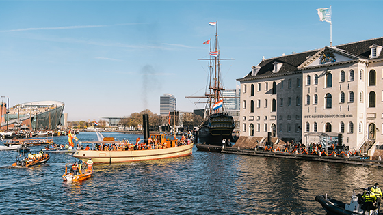 Sinterklaas komt aan in Amsterdam!
