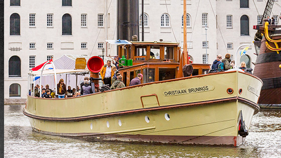 Vrijwilliger stoomschip Christiaan Brunings