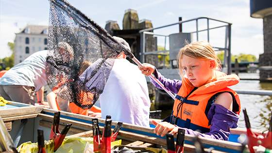 Plasticvissen met Plastic Whale (7+ onder begeleiding van een volwassenen)