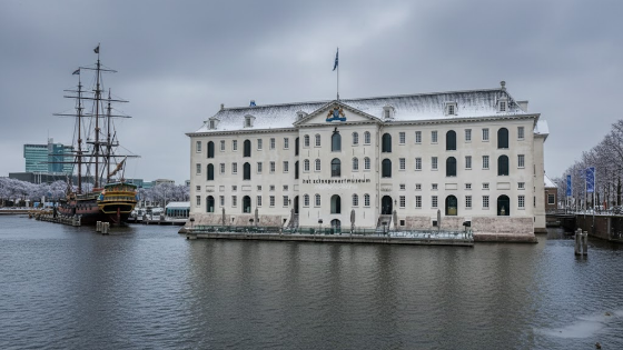 Schepen aan de steiger tijdelijk niet toegankelijk door winterweer