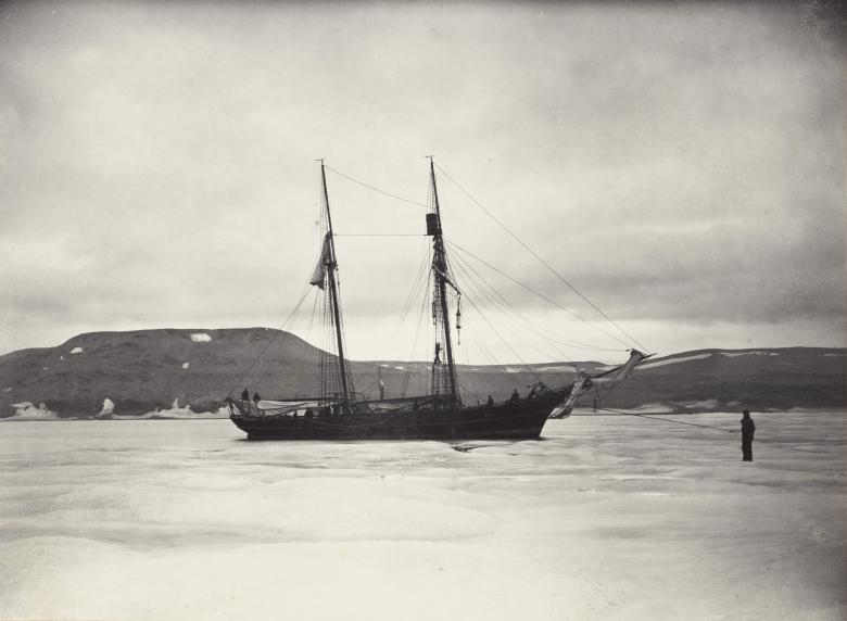 De Varna in het ijs, Foto Henri Ekama, 1883.