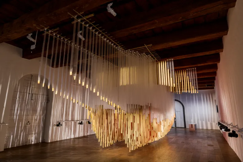 Kunstinstallatie Crimson Gilt in Het Scheepvaartmuseum, 2026, Twycer